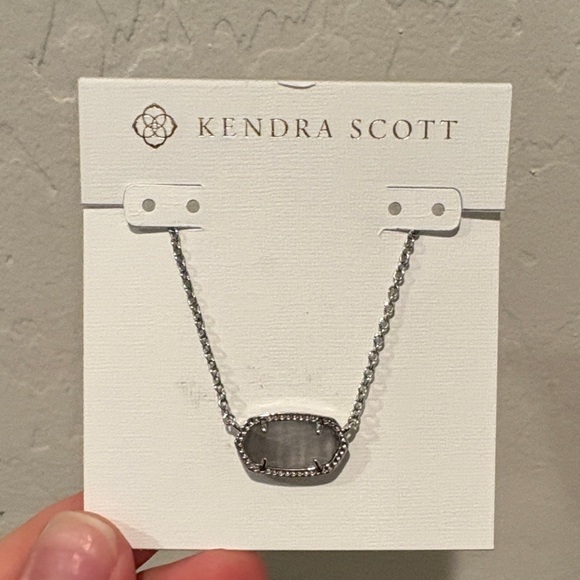 Kendra Scott Jewelry - Kendra Scott Silver and Gray Pendant Necklace